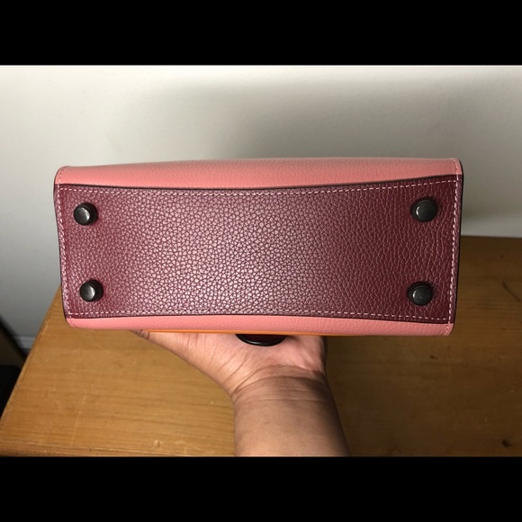 S⭕️LD‼️ Coach Tabby Top Handle 20 in Colorblock Leather - Picture 5 of 12